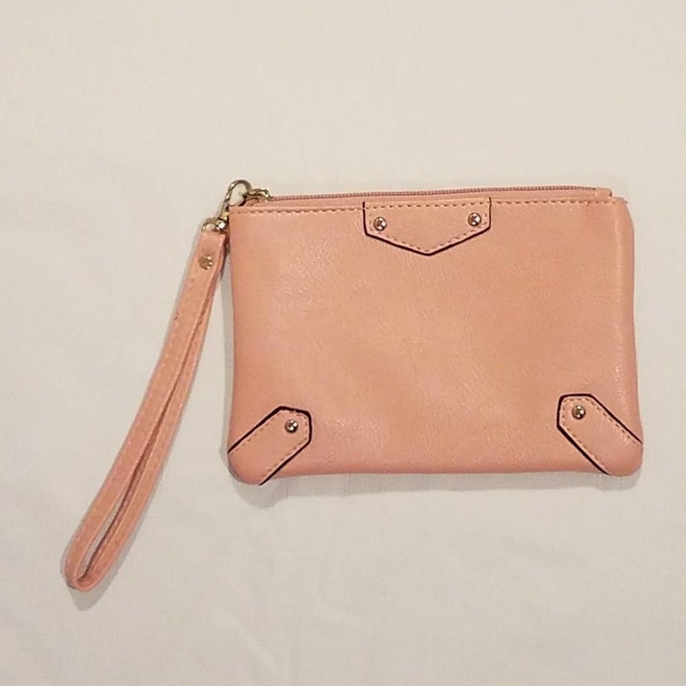 🦋 Charlotte Russe Pink Wristlet
